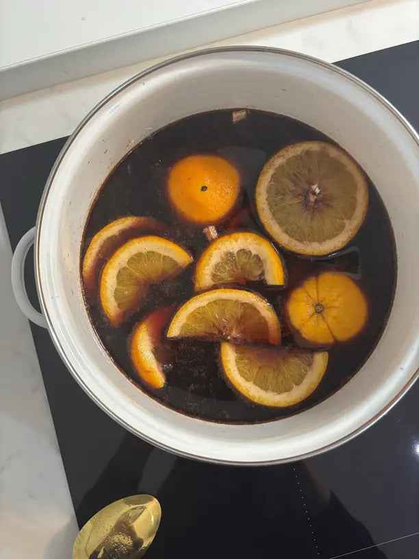simmering pot of elderberry